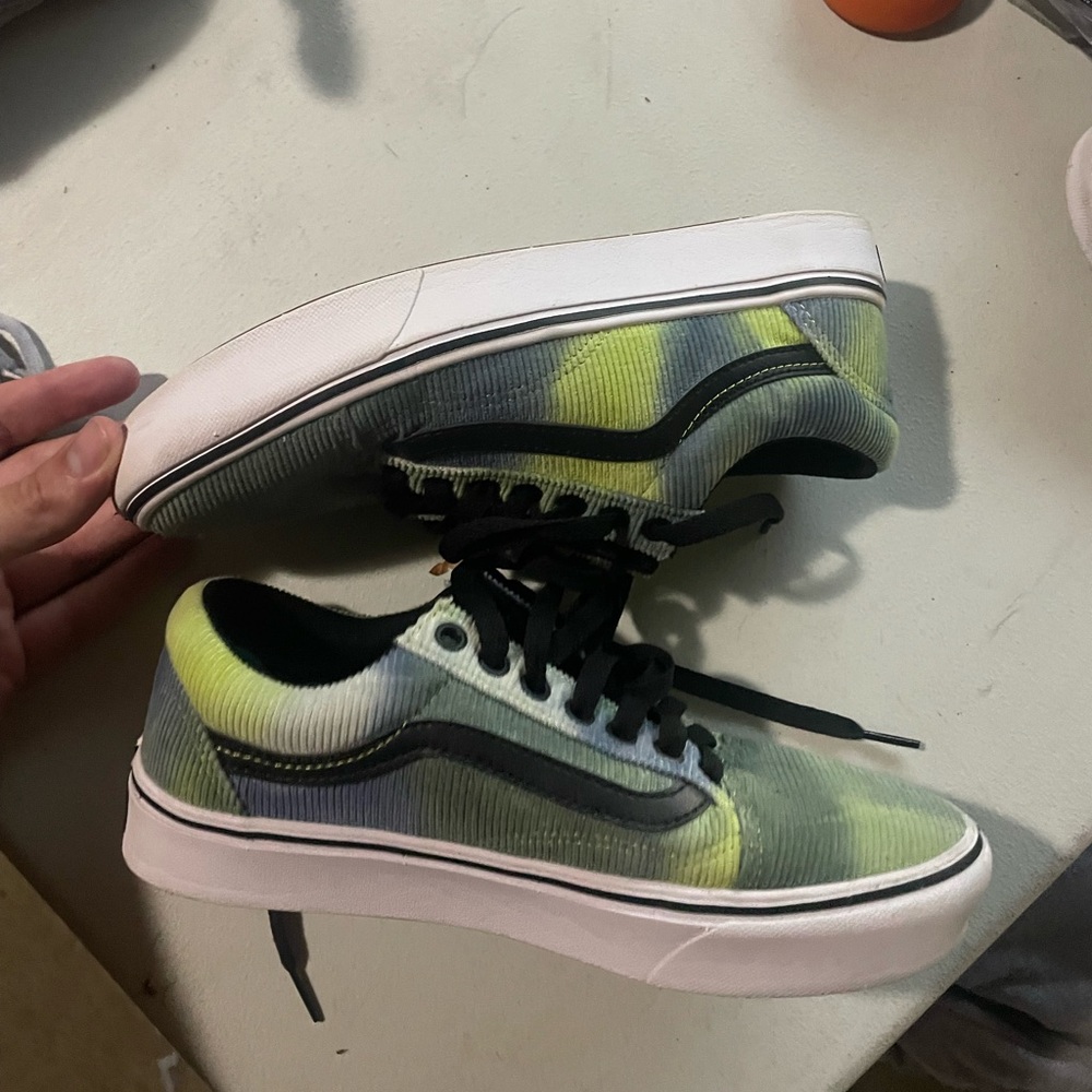 Vans - Picture 3 of 7